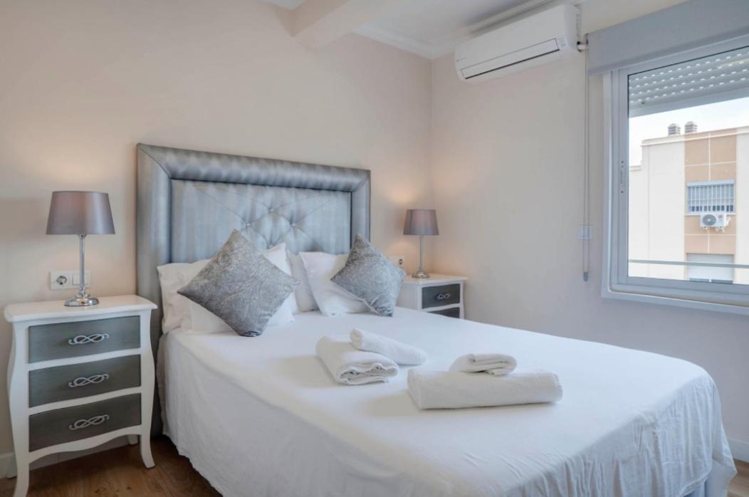 Apartamento Con Vistas A La Catedral A 15 Minutos Del Centro Malaga Bagian luar foto